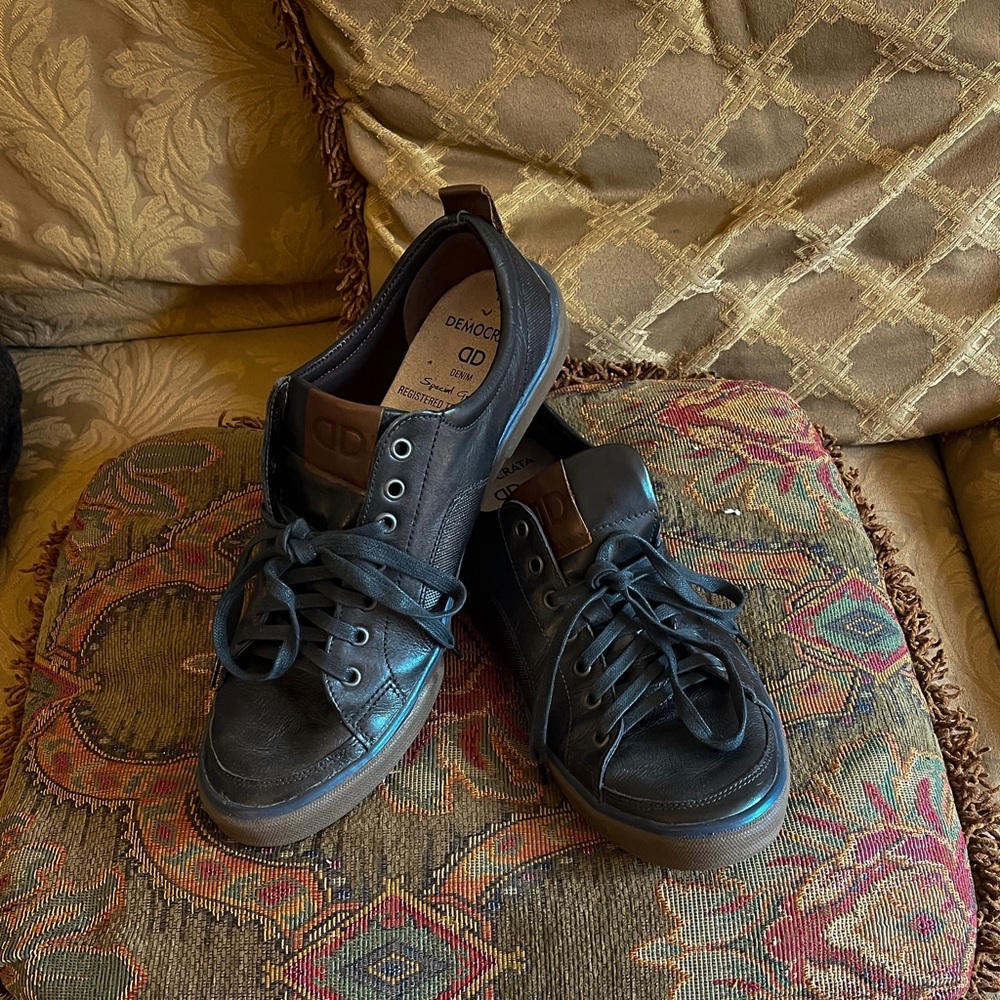 Sz 12 Democracy Black Leather Sneakers